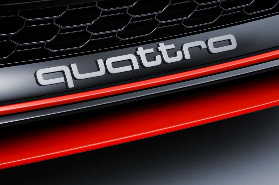 Логотип Audi RS3 Sedan (8V) 2016 года  (WW) (фото 38 из 47)